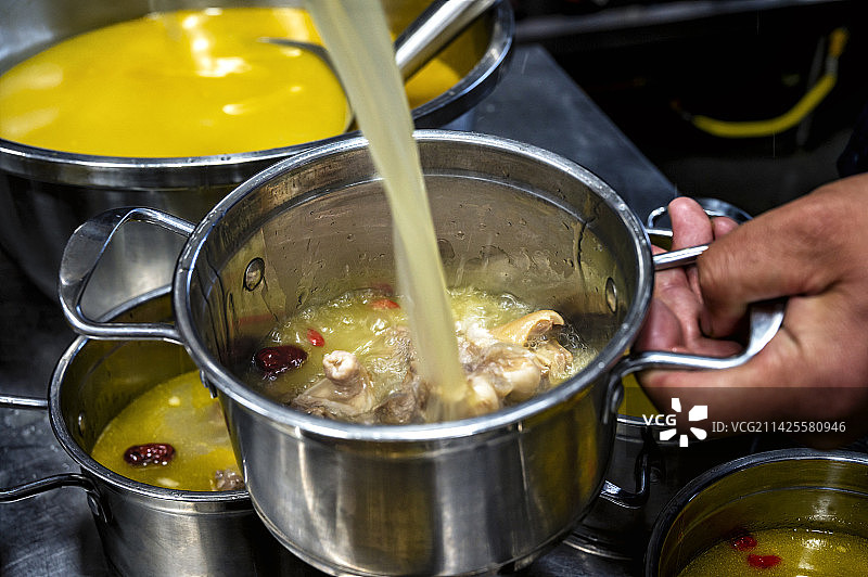 小火锅羊肉火锅汤底图片素材