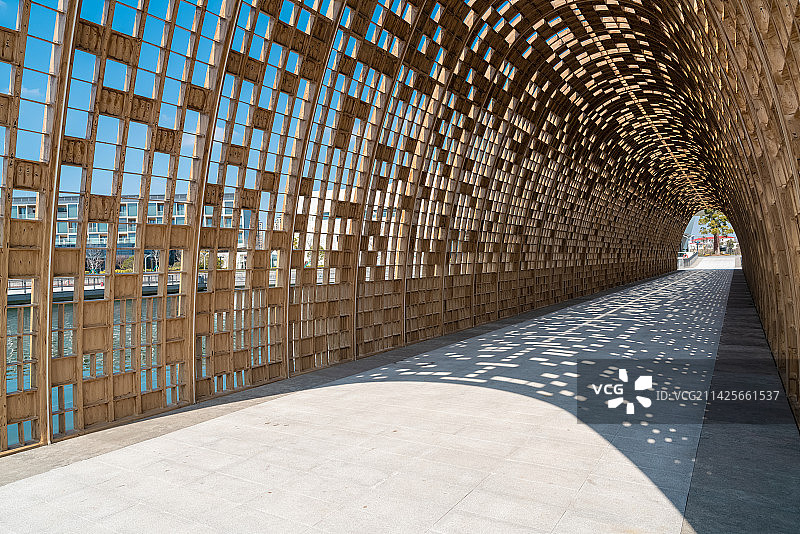 镂空设计的走廊隧道图片素材