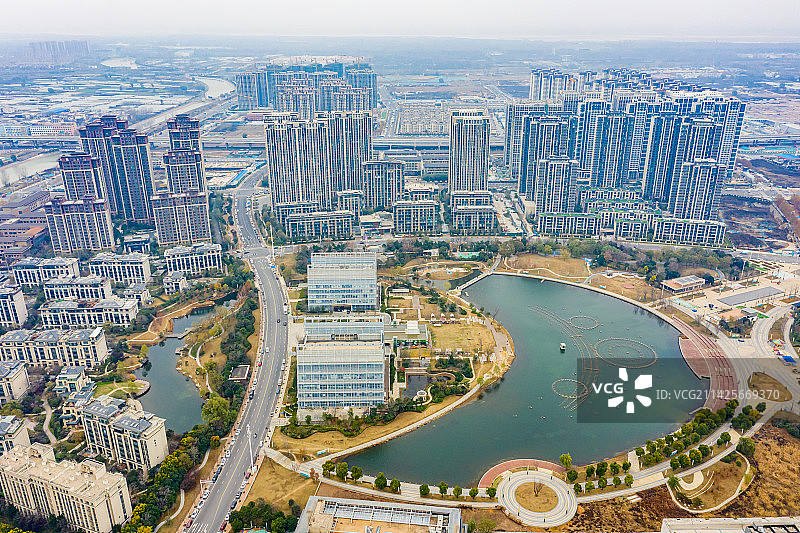 航拍河南郑州碧源月湖公园 郑州惠济中央公园图片素材