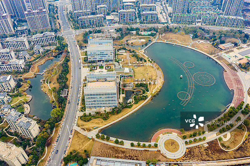 航拍河南郑州碧源月湖公园 郑州惠济中央公园图片素材