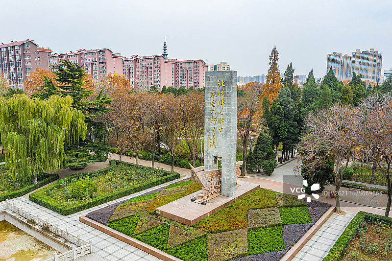 航拍郑州碧沙岗公园北伐阵亡将士纪念碑图片素材