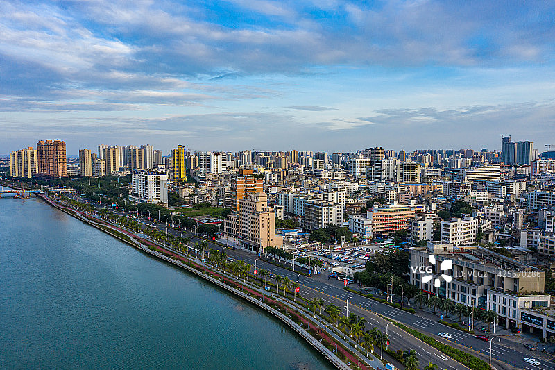 航拍海南海口海甸河 海口海甸溪天然水道 南渡江分流入海口图片素材