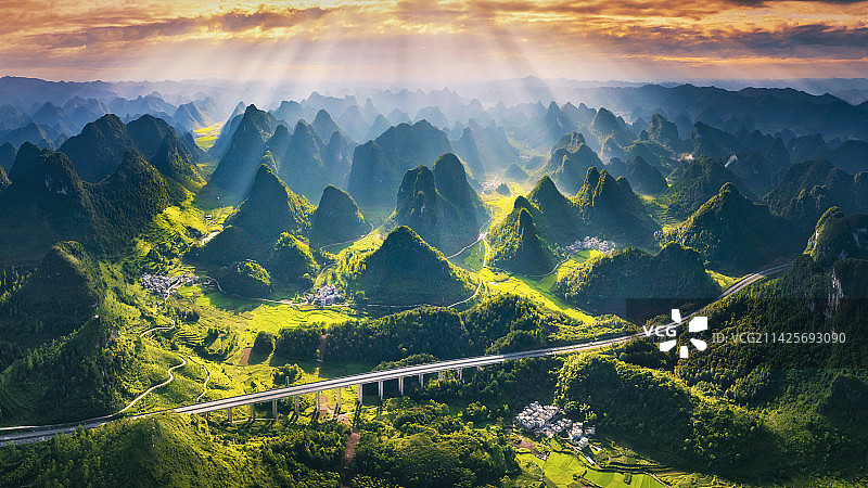 龙跃山川图片素材