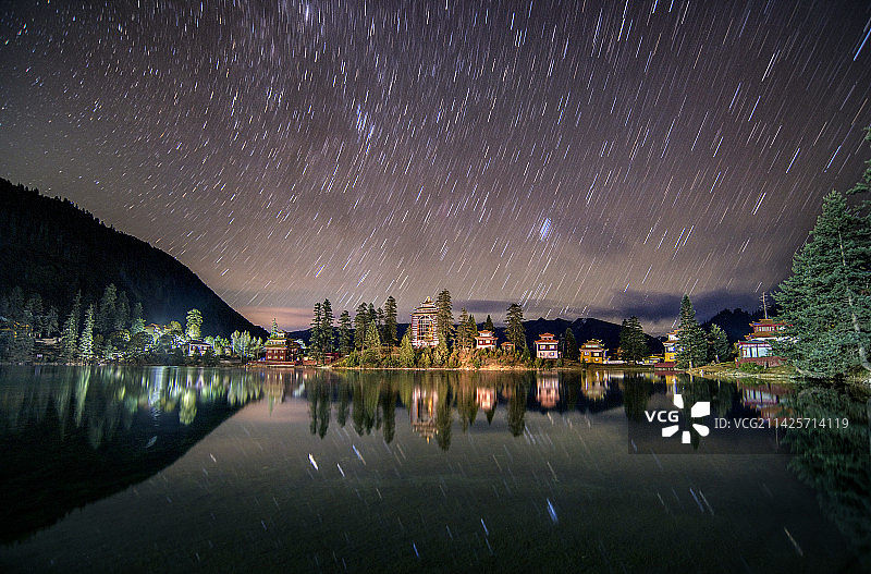 措卡湖之夜图片素材