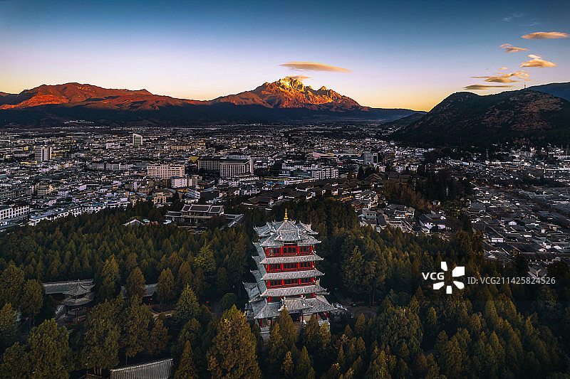 日照金山图片素材