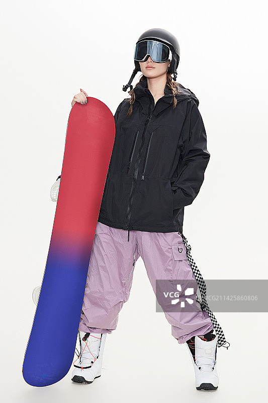 穿戴齐全单板滑雪装备的亚洲美女图片素材