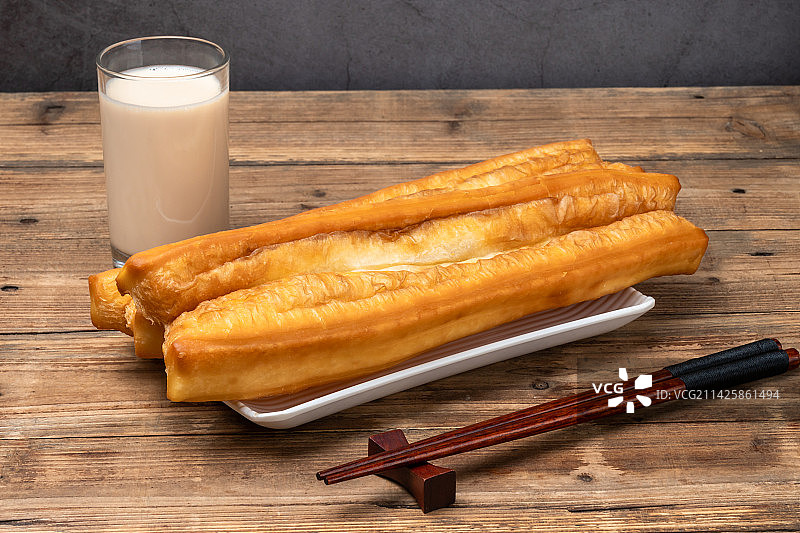 油条豆浆早餐，传统美食图片素材