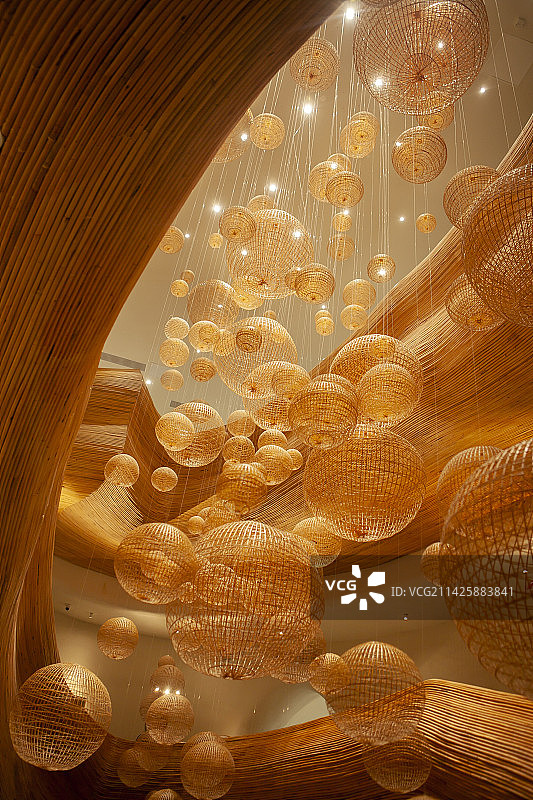 四川省成都市崇州市竹艺公园，熊猫餐厅，网红竹艺。艺术空间，螺旋空间，球形，旋转，竹子球，竹编图片素材