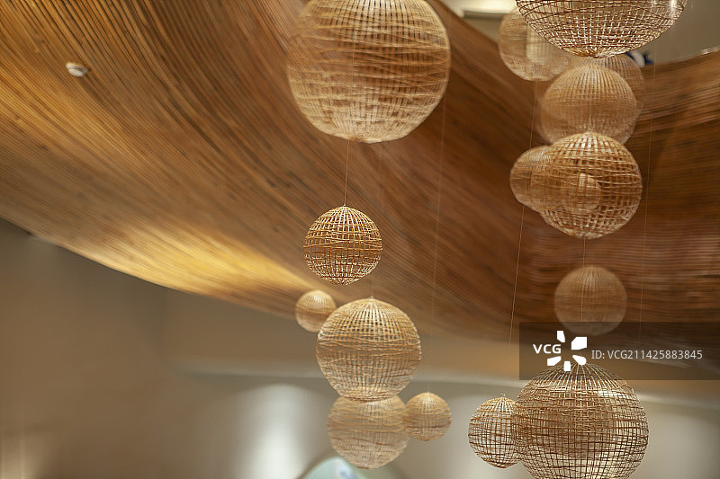 四川省成都市崇州市竹艺公园，熊猫餐厅，网红竹艺。艺术空间，螺旋空间，球形，旋转，竹子球，竹编图片素材