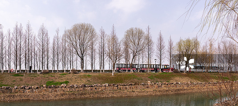 苏州杵山公园春天全景图片素材