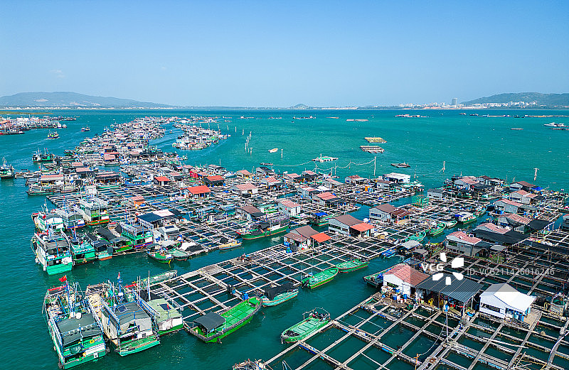 海南陵水黎族自治县疍家渔排航拍特写图片素材