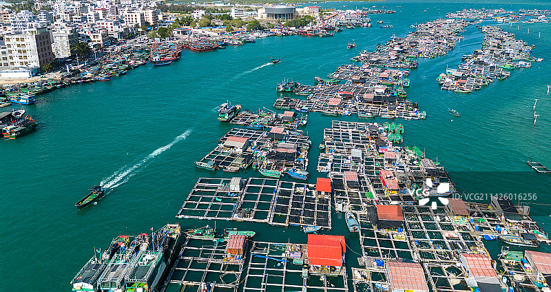 海南陵水黎族自治县疍家渔排航拍特写图片素材