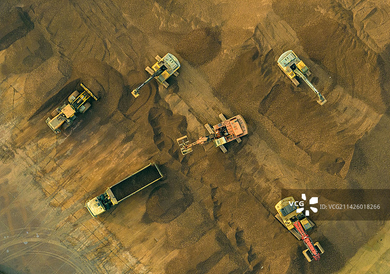 江苏最大海港连云港港开春货运忙图片素材