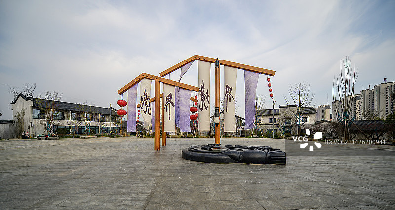 江西上饶婺源，婺女洲度假区，江南水乡风情与徽州古建融合，茶文化与武侠文化交织，一站式了解徽州文化图片素材