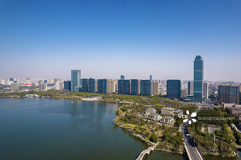 绍兴市柯桥区城市风光航拍，瓜渚湖湖滨公园图片素材