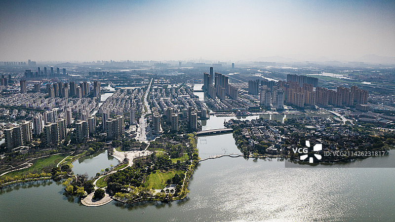 绍兴市柯桥区城市风光航拍，瓜渚湖湖滨公园图片素材