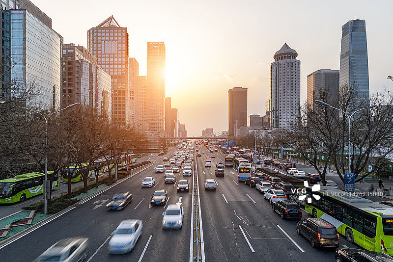 北京国贸CBD城市天际线日落街道车流风光图片素材