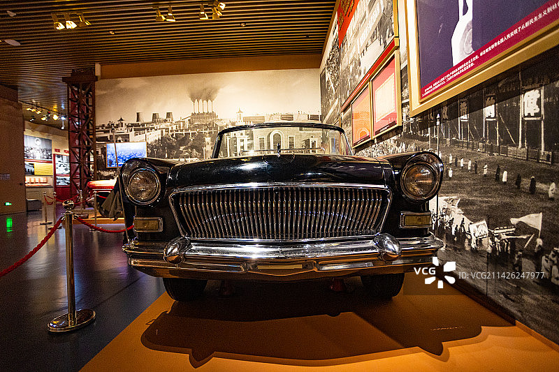 中国第一期红旗轿车图片素材