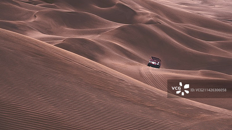 沙漠跑车图片素材