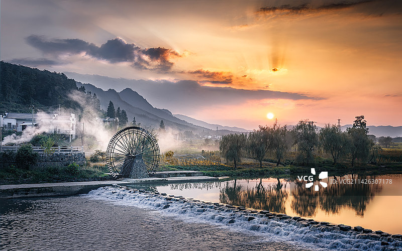 皖南炊烟图片素材