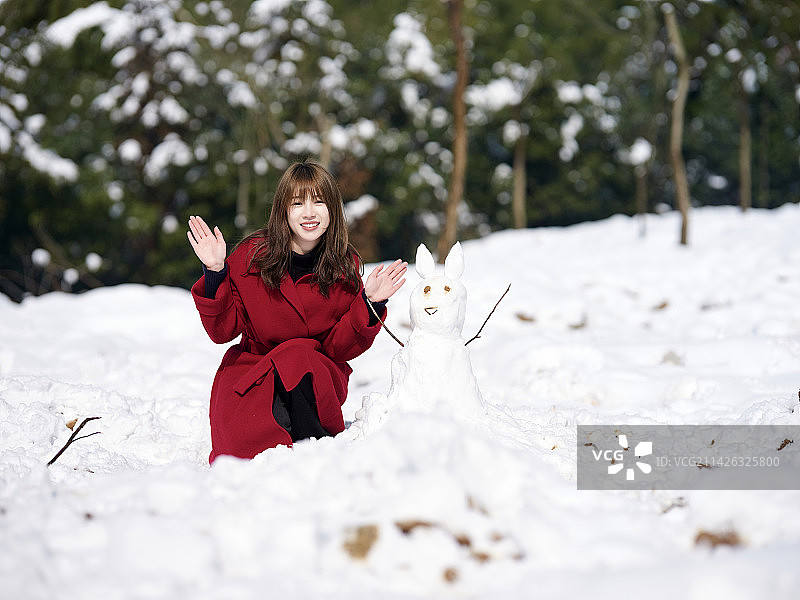 雪景东方女性图片素材