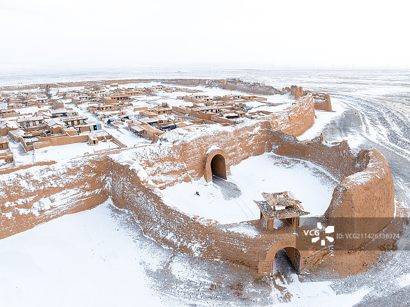 航拍雪中的永泰古城图片素材