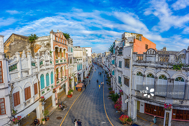 航拍海南海口骑楼建筑历史文化街区 海口骑楼老街街区 南洋骑楼建筑群 仿巴洛克风格古典建筑图片素材