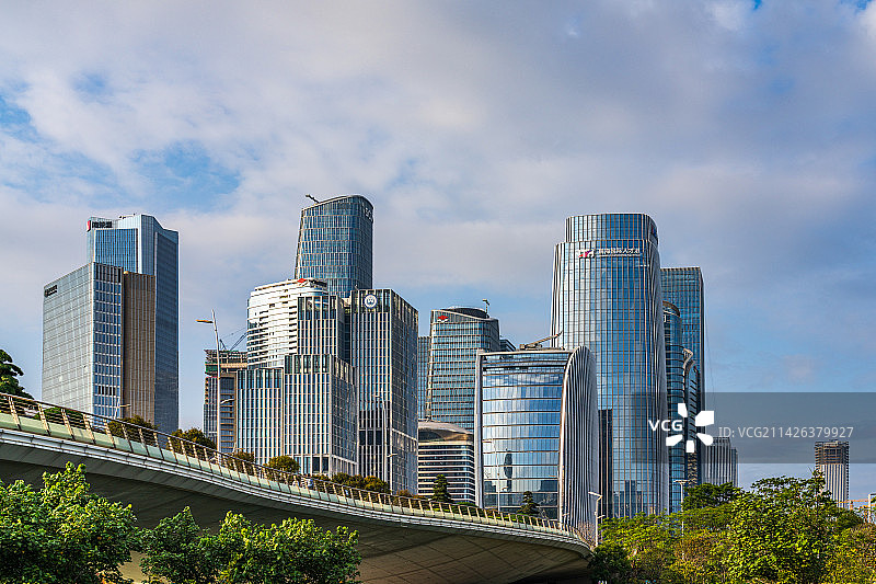 深圳前海商务区城市天际线图片素材