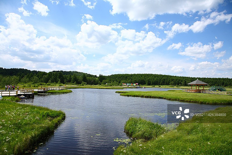 塞罕坝草原风光蓝天白云七星湖水草丰美图片素材