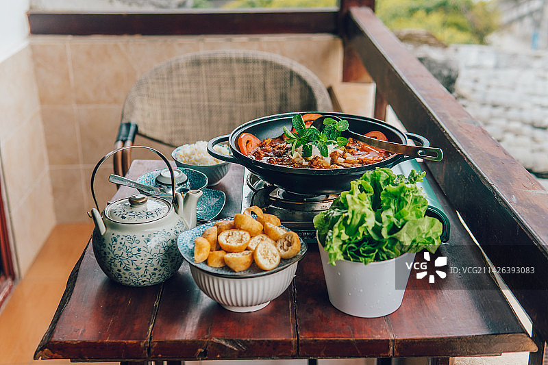 桂林漓江啤酒鱼套餐图片素材