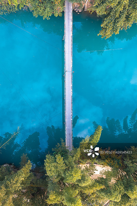 贵州罗甸大小井景区桥梁和河流图片素材