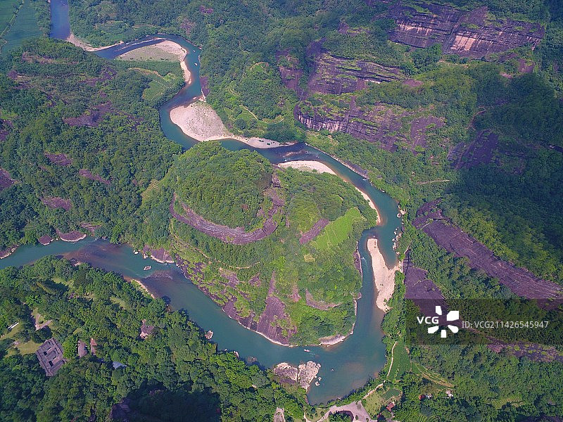 绿水青山九曲溪与茶园-航拍武夷山丹霞地貌图片素材