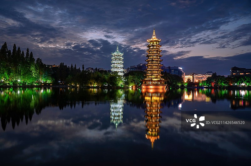 桂林日月塔图片素材