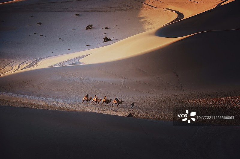 中国甘肃敦煌鸣沙山风景区图片素材