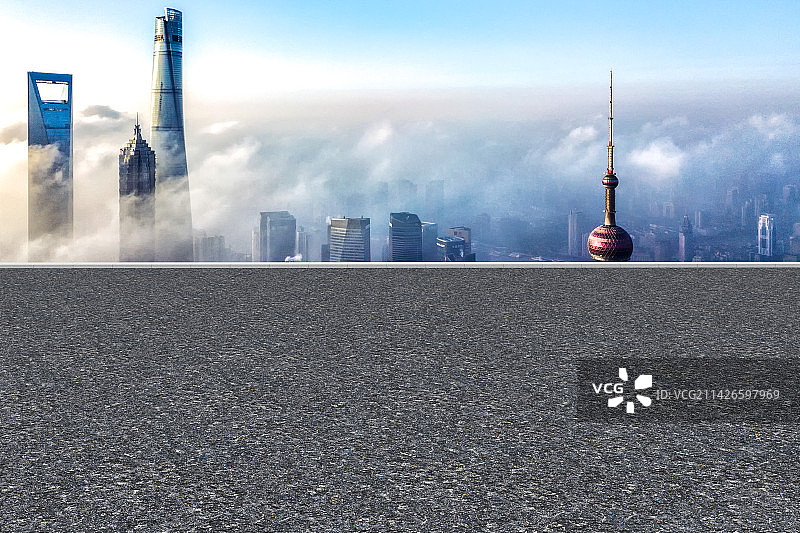 上海陆家嘴金融区城市道路平台图片素材