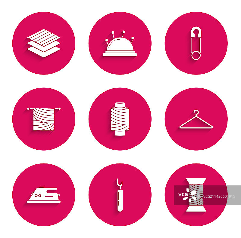 线轴切割工具架上的缝纫线套装图片素材