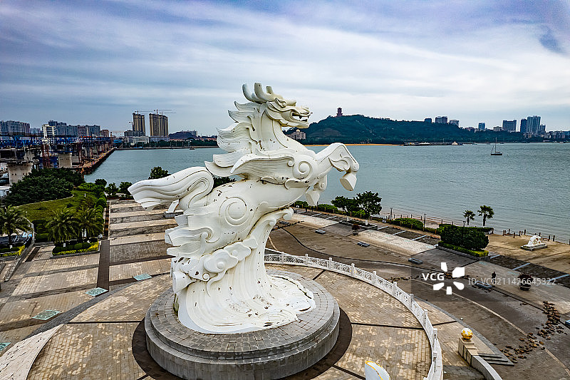 防城港西湾大桥西湾景区龙马明珠雕塑航拍图片素材