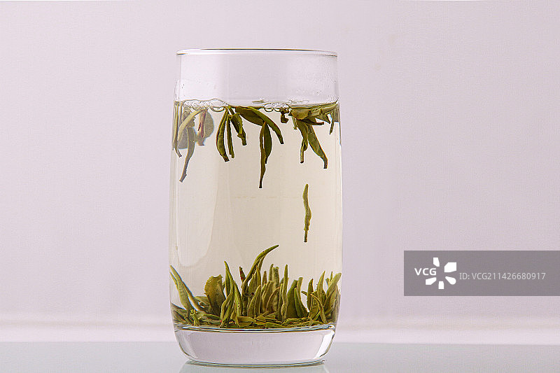 一杯竹叶青图片素材