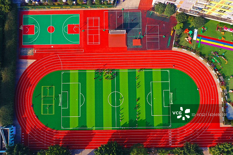 发展体育运动增强人民体质：体育活动广场图片素材