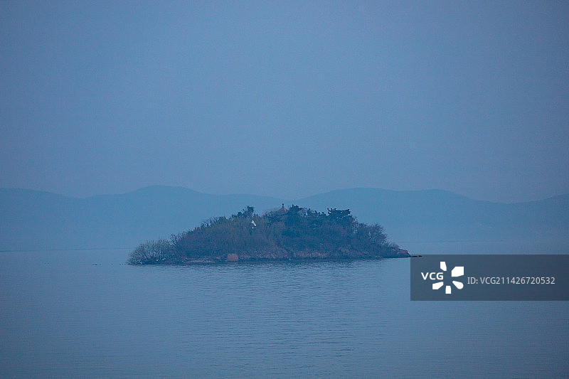 江苏省无锡市太湖鼋头渚风景区-日落时的海景图片素材