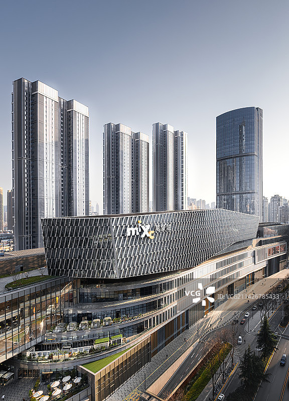 航拍视角下的武汉万象城图片素材