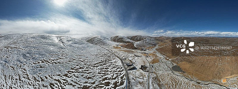 四川省甘孜藏族自治州雅江县 盘山公路自驾游图片素材