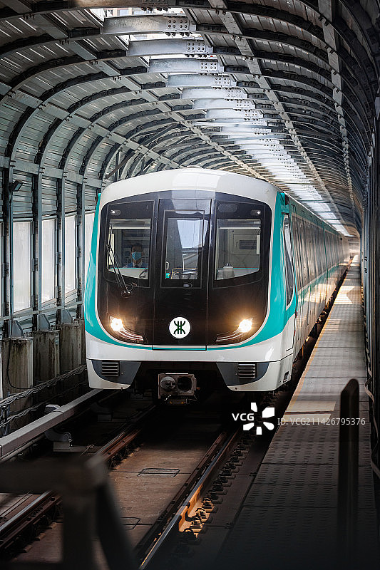 深圳地铁色彩图片素材