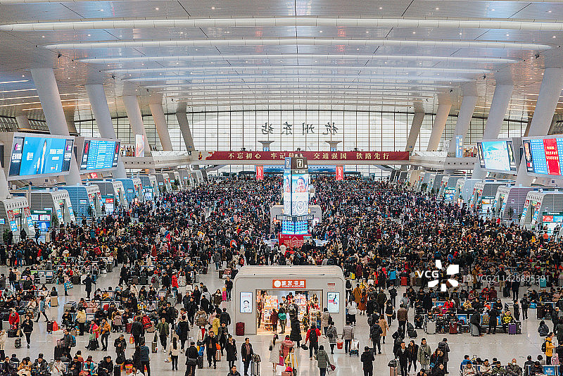 热闹的杭州东站图片素材
