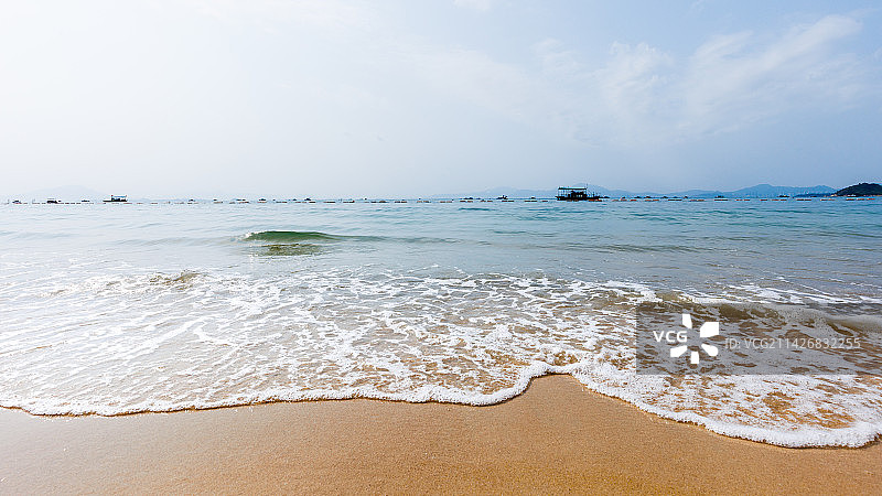 碧海蓝天-春天阳光中的巽寮湾图片素材