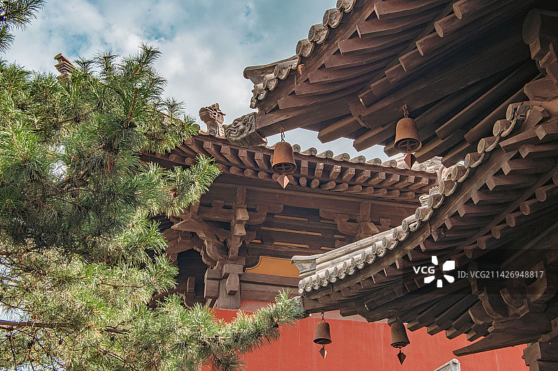 山西省大同市全国重点文物保护单位辽代木结构建筑善化寺三圣殿的夏季古建筑风光图片素材