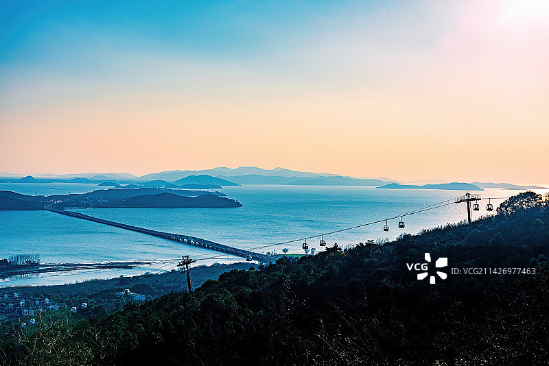 江苏苏州春天渔洋山太湖山水日落自然风光图片素材