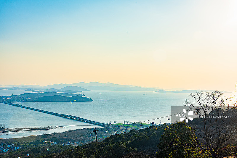 江苏苏州春天渔洋山太湖山水日落自然风光图片素材