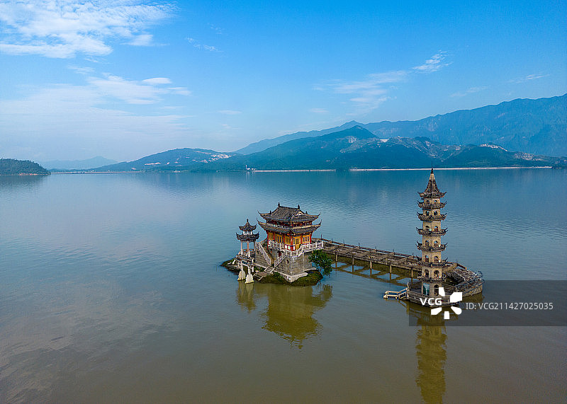 洪水期淹没的鄱阳湖地标——落星墩图片素材