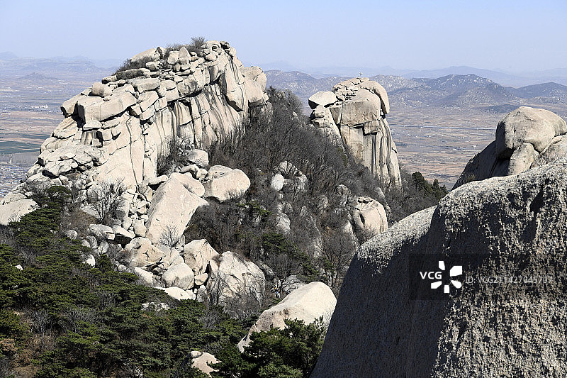 中国国家地质公园山东济宁邹城市峄山奇石景观图片素材